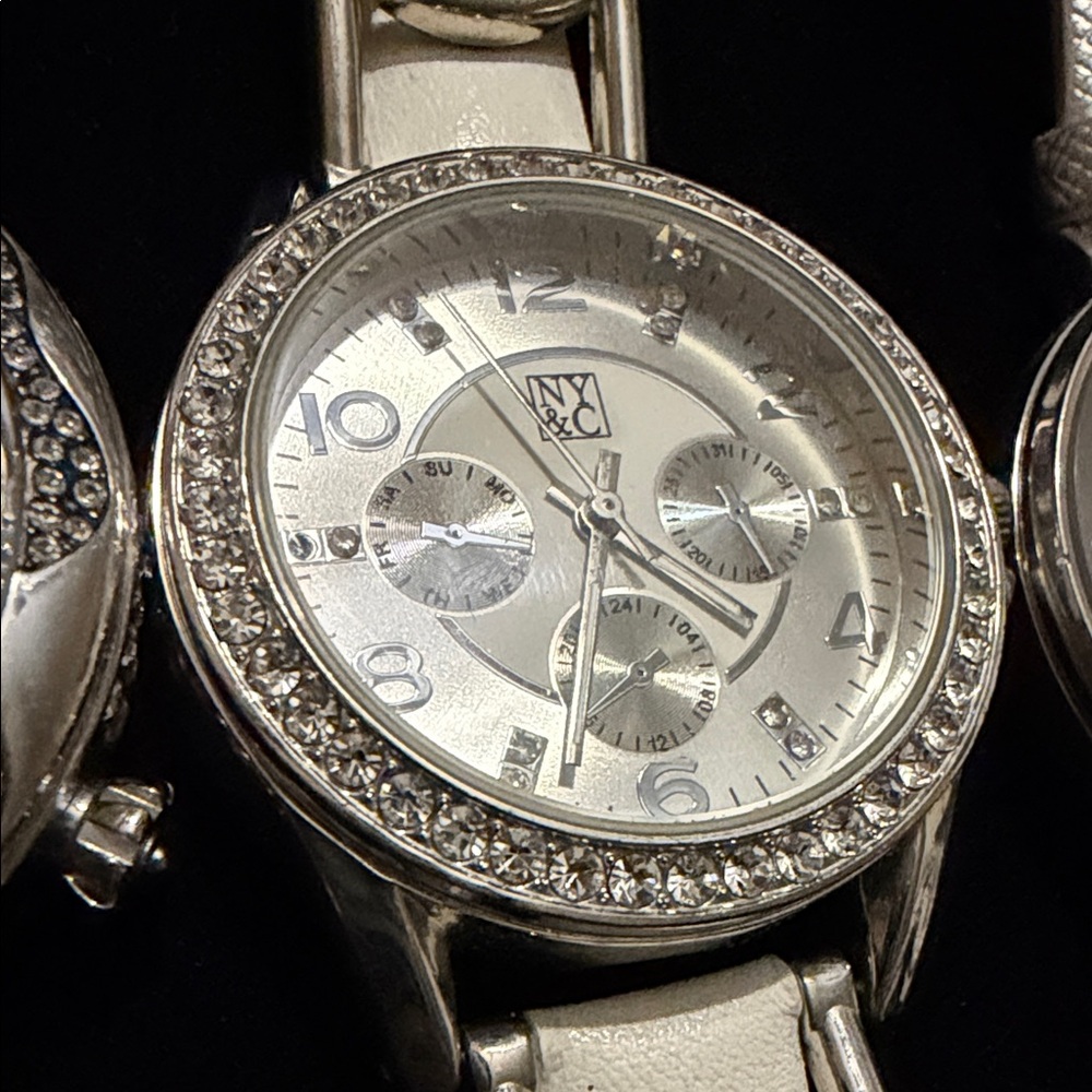 Watch Set - Picture 7 of 12